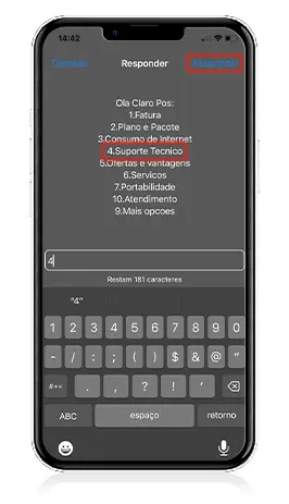 Celular com a tela do canal interativo Minha Claro.